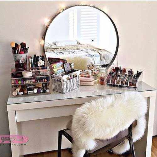 میز آرایش با آینه قدی