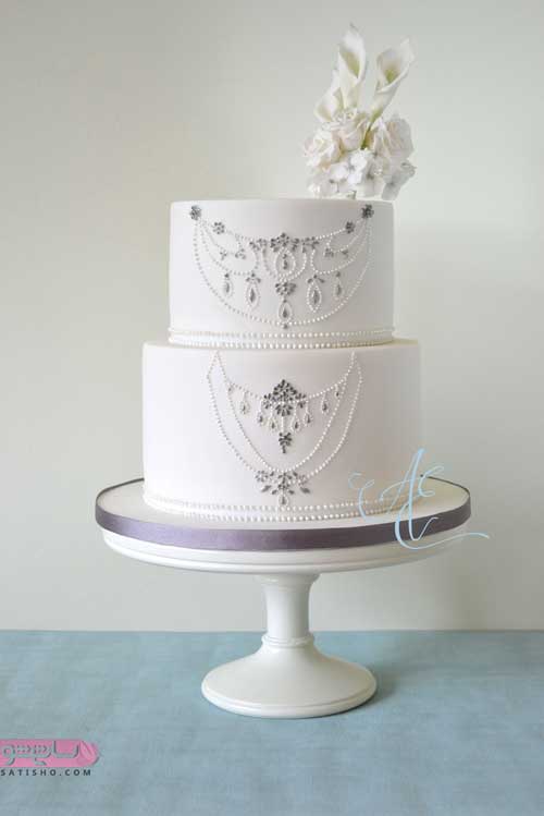 تزیینی ساده و شیک برای کیک عروسی
