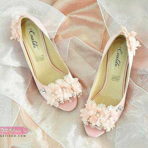 عکس های کفشهای عروس رنگی