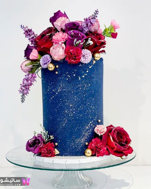 عکس کیک بزرگ آبی با گل رز
