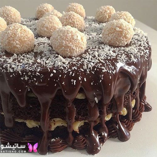 کیک تولد شکلاتی و خامه ای