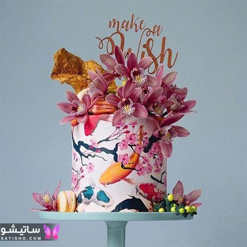کیک تولد دخترانه جوان تزیین شده با گل