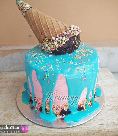 کیک تولد تزیین شده با ژله و خامه رنگی