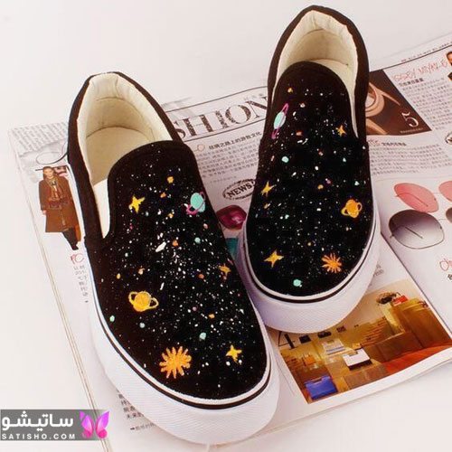 طرح کهکشان مناسب برای نقاشی روی کفش