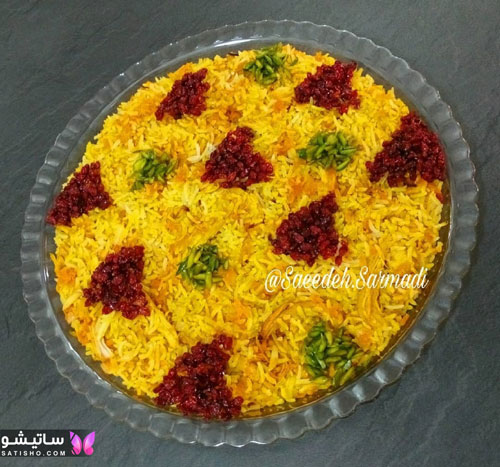 تزیین برنج با زعفران و زرشک برای مهمانی
