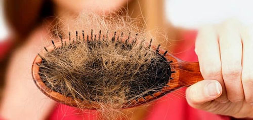۸ راه ساده و موثر برای ترمیم موهای وز در خانه