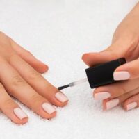 رنگ لاک مناسب برای افراد سبزه