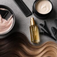 متن تبلیغ رنگ و لایت مو؛ جملات حرفهای و تاثیرگذار برای سالنهای زیبایی